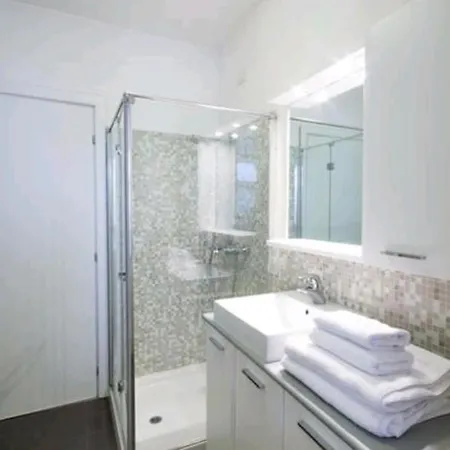 Cosy And Chic To The Como